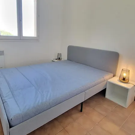 Cozy Nest With Loggia And Shared Pool Apartamento Fréjus