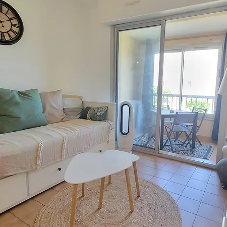 Apartment Cozy Nest With Loggia And Shared Pool *